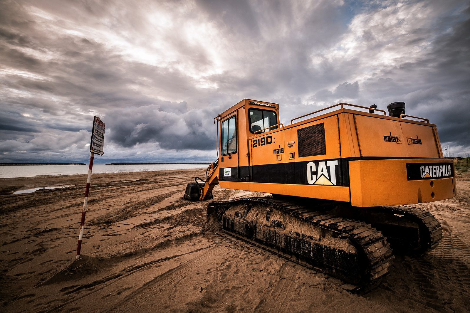 Экскаватор Caterpillar 219D